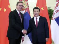 习近平会见塞尔维亚总统武契奇