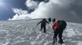 62名户外爱好者登顶洛堆峰圆梦雪山