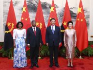 习近平同安哥拉总统洛伦索举行会谈