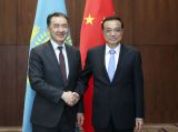 李克强会见哈萨克斯坦总理萨金塔耶夫