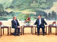 习近平会见英国四十八家集团俱乐部主席佩里
