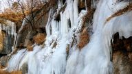 北京门头沟山泉水凝成山涧冰瀑