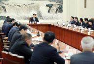 栗战书同部分全国人大代表座谈
