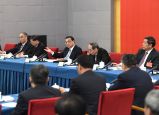 李克强看望民建、工商联界委员并参加讨论
