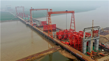 把握发展趋势 坚持稳中求进工作总基调