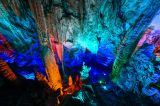 世界自然遗产重庆芙蓉洞：幻彩夺目的地下风景