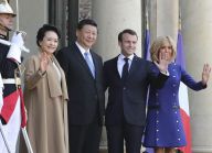 习近平和彭丽媛出席法国总统马克龙举行的隆重欢送仪式