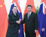 习近平会见新西兰总理阿德恩