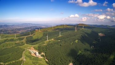 把握重要战略机遇期 积极应对风险挑战 ——学习贯彻2019年全国两会精神