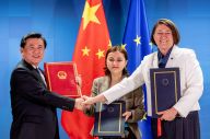 中国与欧盟首次签署民航领域协定