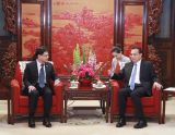 李克强会见新加坡副总理兼财政部长王瑞杰