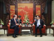 李克强会见世界银行行长马尔帕斯