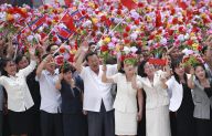 朝鲜民众热烈欢迎习近平