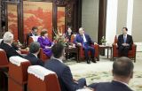 王岐山会见出席巴库国际论坛北京高级别会议的外方代表