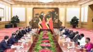 习近平同乌干达总统穆塞韦尼举行会谈