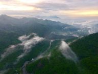 福州：雨后青山美