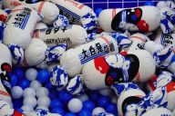 北京：重温美好童心 大白兔60周年巡展第五站登陆北京富力广场