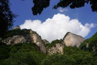 秦岭青峰好清凉
