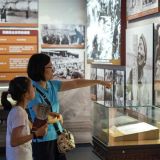 走进“废奴丰碑——西藏民主改革60周年特展”