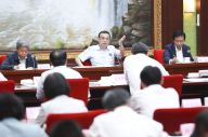 李克强主持召开部分省份稳就业工作座谈会