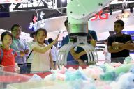 5G技术亮相2019中国国际智能产业博览会
