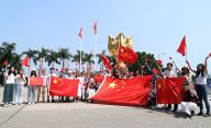 香港市民学生“快闪”为祖国庆生