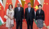 习近平同苏里南总统鲍特瑟会谈