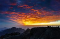 安徽：黄山风景区现绚丽的晚霞景观