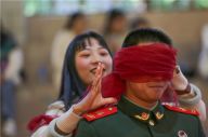云南蒙自：军地联谊搭鹊桥 与“兵哥哥”浪漫邂逅