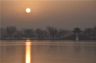 冬至临近，北京颐和园夕阳风光迷人