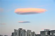 北京西部上空出现飞碟云