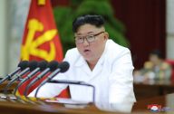 金正恩：大力发展经济 保障国家安全