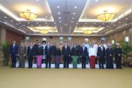 习近平同缅甸主要政党领导人集体合影留念