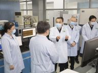 李克强赴中国医学科学院病原生物学研究所考察