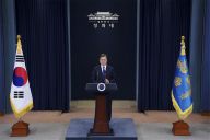 文在寅说将进一步完善韩国防疫体系