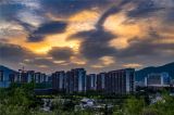 北京：炎炎夏日晚霞犹如水墨画