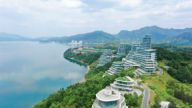 中国特色社会主义道路展示出强大生命力和优越性