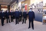 习近平等党和国家领导人参观“铭记伟大胜利 捍卫和平正义——纪念中国人民志愿军抗美援朝出国作战70周年主题展览”