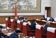 李克强主持召开经济形势专家和企业家座谈会