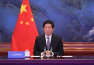 栗战书同老挝国会主席巴妮举行会谈