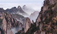 初冬时节：安徽黄山风景区现迷人的云海景观