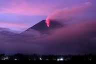 印尼东爪哇塞梅鲁火山喷发