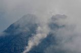 遥望默拉皮火山