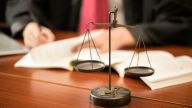 “十一个坚持”：坚持全面推进科学立法、严格执法、公正司法、全民守法
