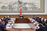 李克强主持召开经济形势专家和企业家座谈会 韩正出席