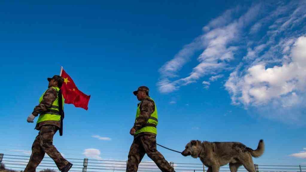 流动的界河水,坚守的夫妻哨