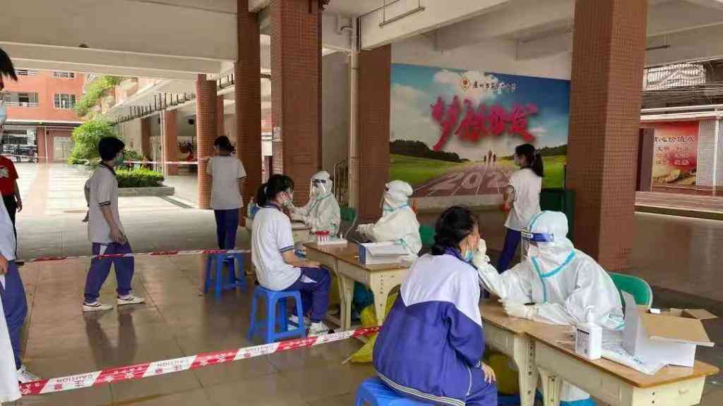 “我们一定会加油的!”——疫情防控下的广东高考见闻