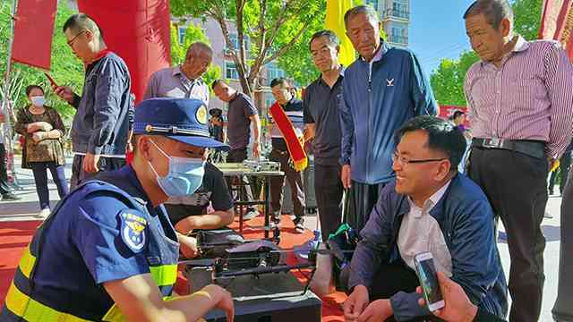 “出实招”筑牢社区消防安全