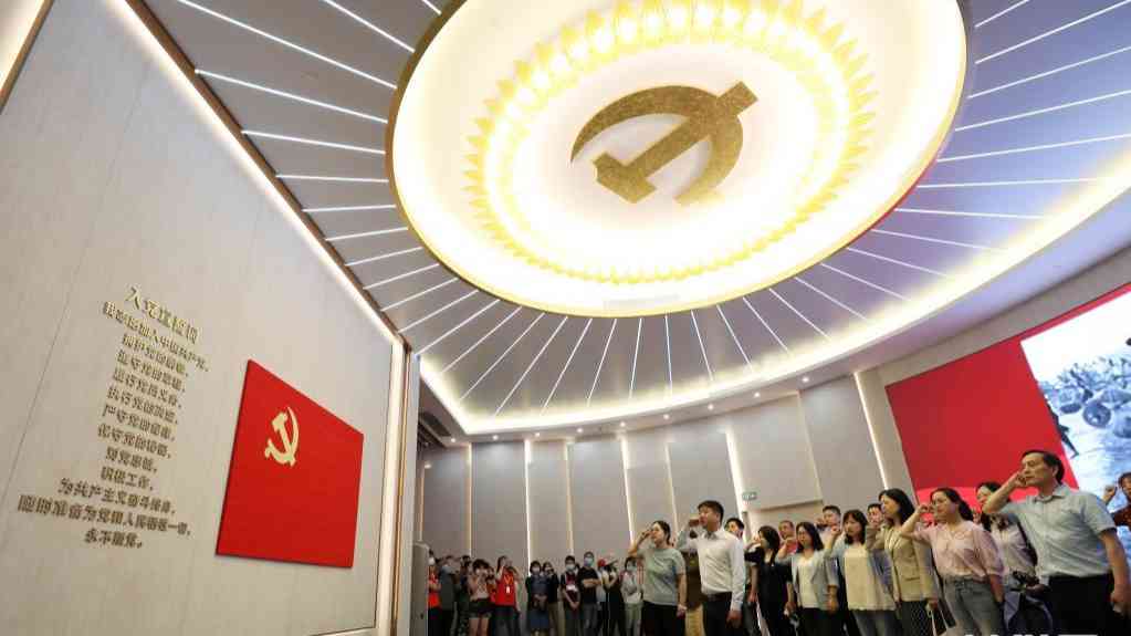 精神之源 精神標(biāo)識(shí)——中國共產(chǎn)黨的偉大建黨精神啟示錄