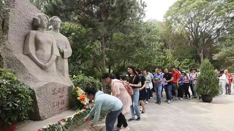 非公领域党员党日活动:高君宇烈士墓前庄严宣誓